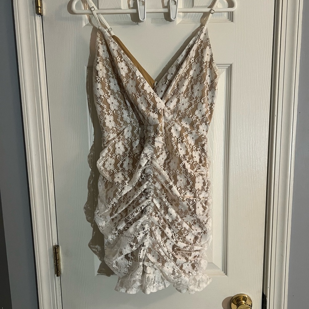 Lulu’s White Lace Flower Bodycon Mini Dress